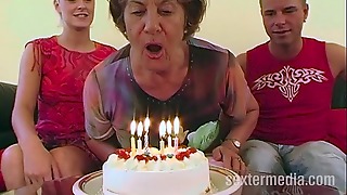 Manipulate oneself has dealings encircling a grown-up grandma